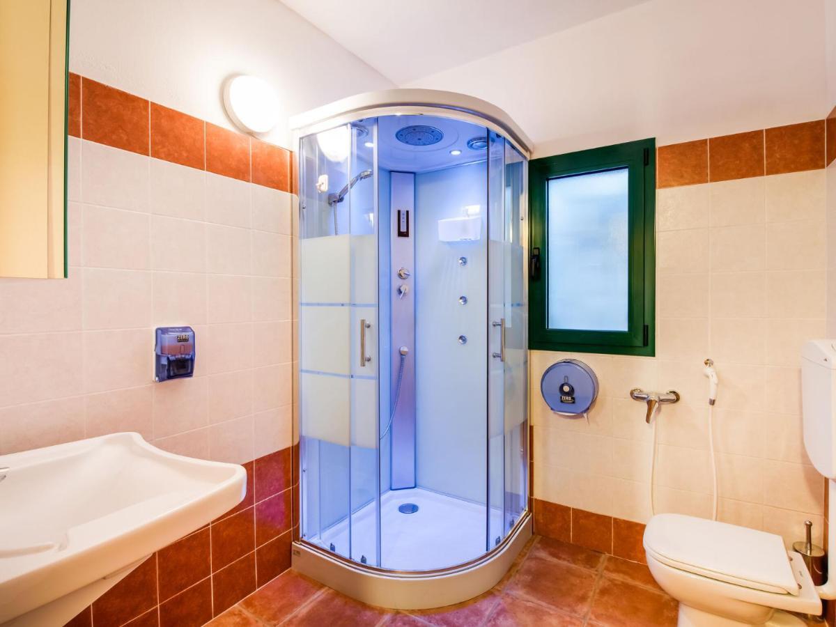 Beautiful Chalet With Swimming Pool In Lombardy Villa Marone Kültér fotó
