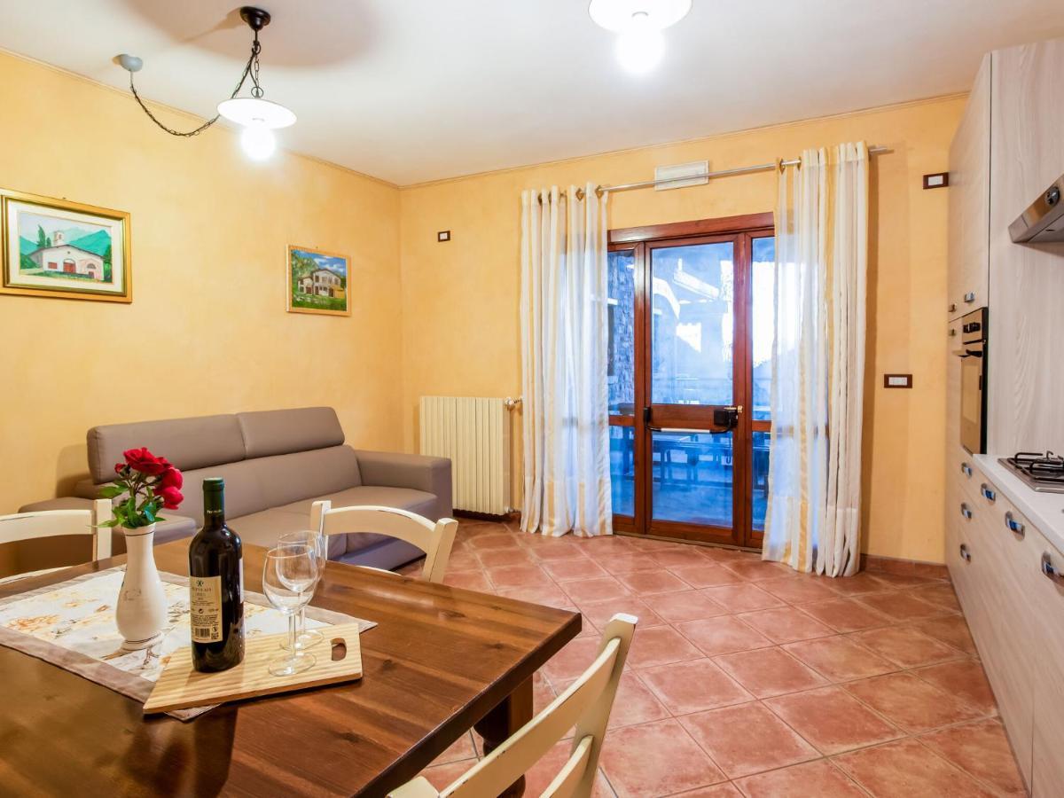 Beautiful Chalet With Swimming Pool In Lombardy Villa Marone Kültér fotó
