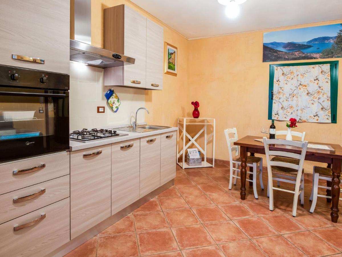 Beautiful Chalet With Swimming Pool In Lombardy Villa Marone Kültér fotó