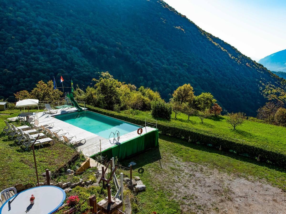Beautiful Chalet With Swimming Pool In Lombardy Villa Marone Kültér fotó